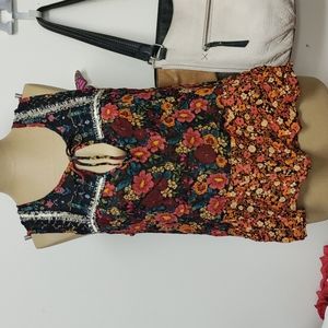 Patrons of Peace Floral Blouse in Size S